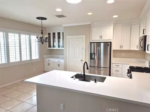 Kitchen - 17886 Robusta, Riverside, CA 92503 photo 6 of 10