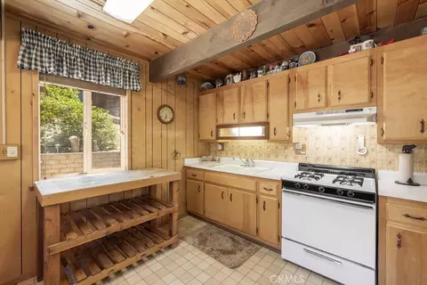 Kitchen - 136 Mann, Big Bear City, CA 92314 photo 1 of 2