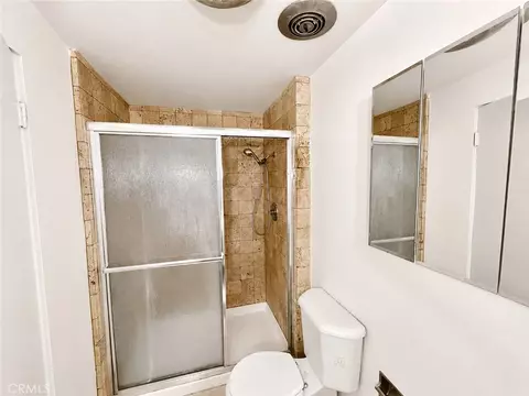 Bath - 139 E Cypress, Redlands, CA 92373 photo 3 of 5