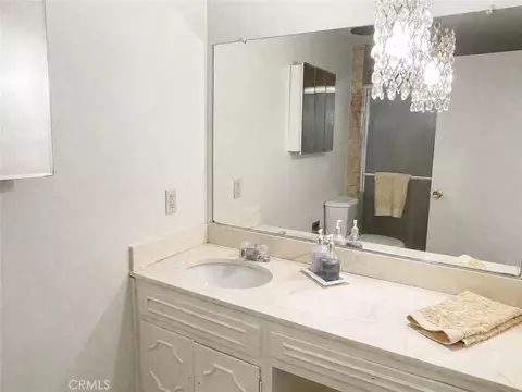 Bath - 139 E Cypress, Redlands, CA 92373 photo 2 of 5
