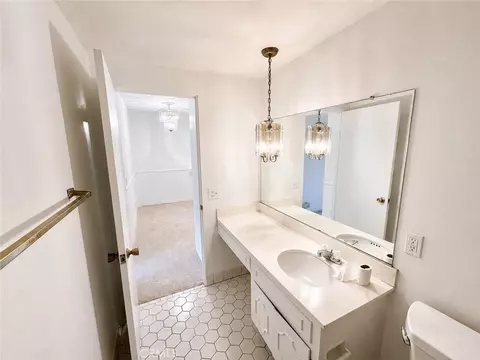 Bath - 139 E Cypress, Redlands, CA 92373 photo 5 of 5