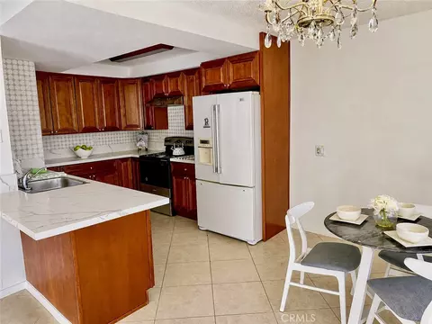 Kitchen - 139 E Cypress, Redlands, CA 92373 photo 1 of 3