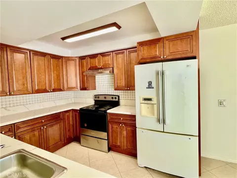 Kitchen - 139 E Cypress, Redlands, CA 92373 photo 2 of 3
