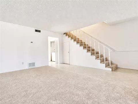 Living - 139 E Cypress, Redlands, CA 92373 photo 6 of 8