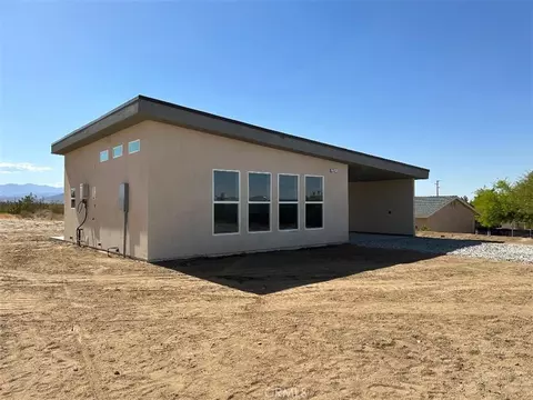 Exterior - 7374 Olympic Rd, Joshua Tree, CA 92252 photo 4 of 9