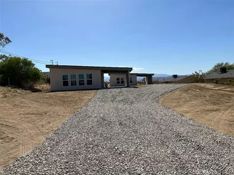 Exterior - 7374 Olympic Rd, Joshua Tree, CA 92252 photo 2 of 9