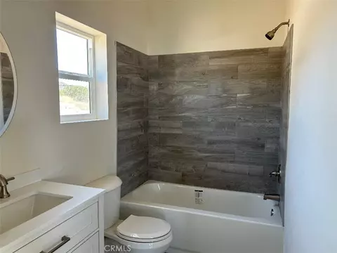 Bath - 7374 Olympic Rd, Joshua Tree, CA 92252 photo 1 of 2