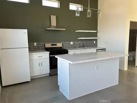 Kitchen - 7374 Olympic Rd, Joshua Tree, CA 92252 photo 3 of 6