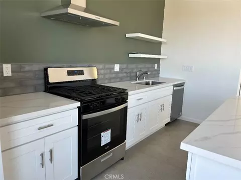 Kitchen - 7374 Olympic Rd, Joshua Tree, CA 92252 photo 5 of 6