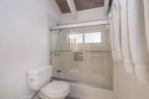 Bath - 649 St Moritz, Big Bear Lake, CA 92315 photo 4 of 4