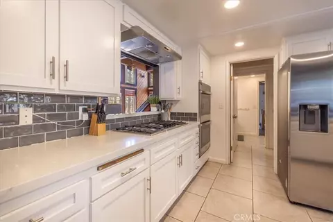 Kitchen - 649 St Moritz, Big Bear Lake, CA 92315 photo 3 of 5