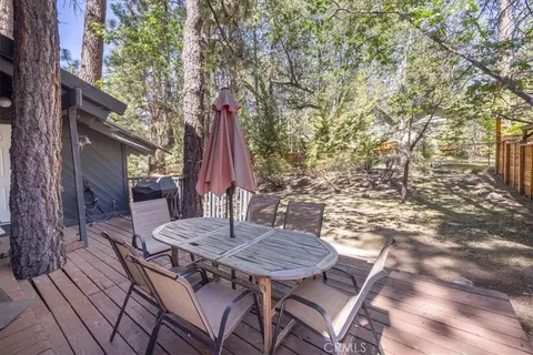 Exterior - 649 St Moritz, Big Bear Lake, CA 92315 photo 5 of 10