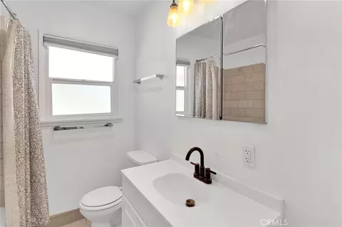 Bath - 647 E 21st, San Bernardino, CA 92404 photo 1 of 4
