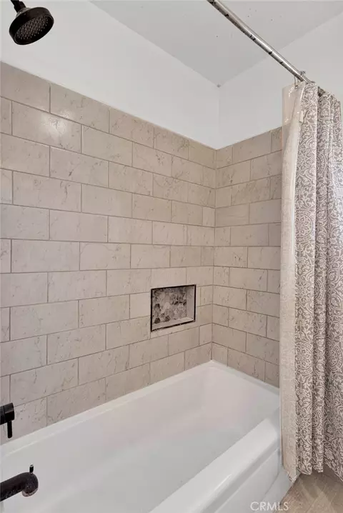 Bath - 647 E 21st, San Bernardino, CA 92404 photo 3 of 4