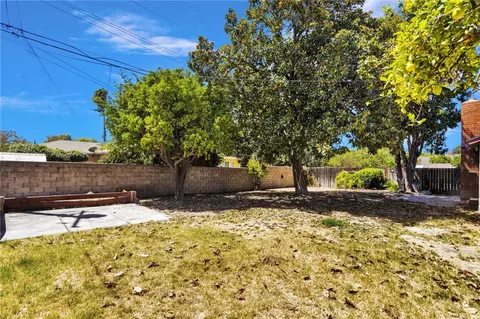 Exterior - 647 E 21st, San Bernardino, CA 92404 photo 9 of 10