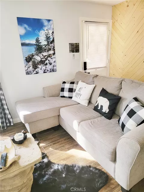 Living - 541 Timber Ln, Big Bear Lake, CA 92315 photo 1 of 3