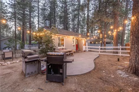 Exterior - 541 Timber Ln, Big Bear Lake, CA 92315 photo 4 of 8