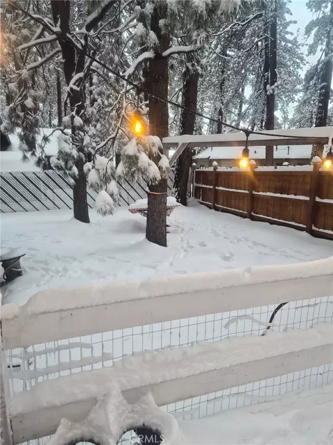 Exterior - 541 Timber Ln, Big Bear Lake, CA 92315 photo 7 of 8