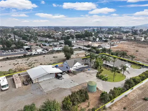 View/Area - 875 Clark, Riverside, CA 92501 photo 2 of 4