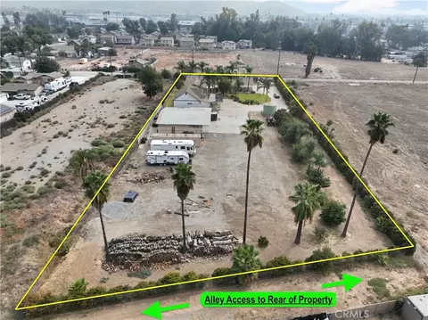 View/Area - 875 Clark, Riverside, CA 92501 photo 3 of 4