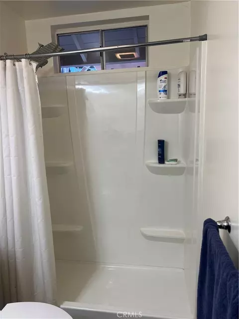 Bath - 35082 Rachel Ln, Yucaipa, CA 92399 photo 3 of 3
