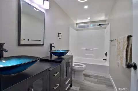 Bath - 40570 159th St E, Lancaster, CA 93535 photo 1 of 5
