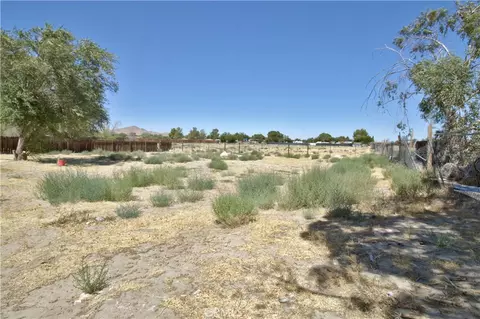 Exterior - 40570 159th St E, Lancaster, CA 93535 photo 3 of 6