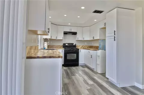 Kitchen - 40570 159th St E, Lancaster, CA 93535 photo 3 of 3