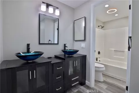 Bath - 40570 159th St E, Lancaster, CA 93535 photo 2 of 5