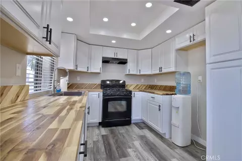 Kitchen - 40570 159th St E, Lancaster, CA 93535 photo 1 of 3