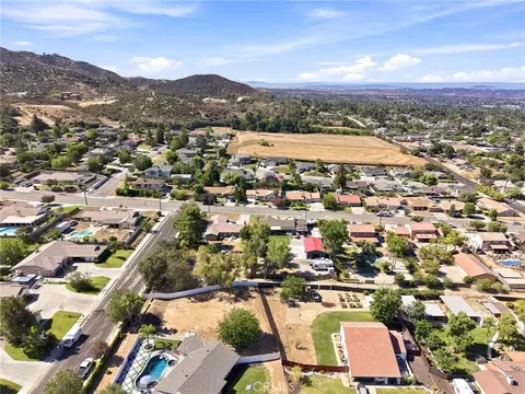 35785 Date Ave, Yucaipa, CA 92399 photo 40