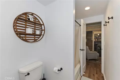 Bath - 1308 Sequoia, Lake Arrowhead, CA 92352 photo 4 of 4