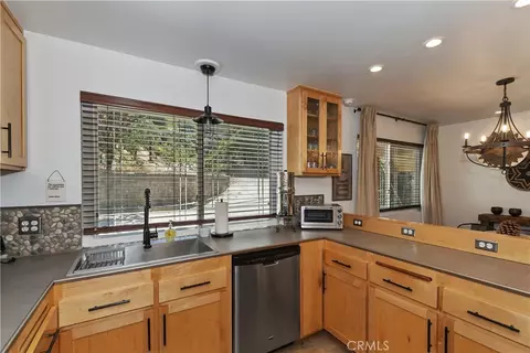 Kitchen - 1308 Sequoia, Lake Arrowhead, CA 92352 photo 2 of 3