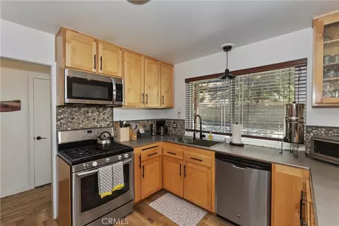 Kitchen - 1308 Sequoia, Lake Arrowhead, CA 92352 photo 1 of 3