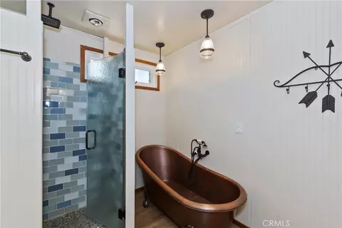 Bath - 1308 Sequoia, Lake Arrowhead, CA 92352 photo 2 of 4