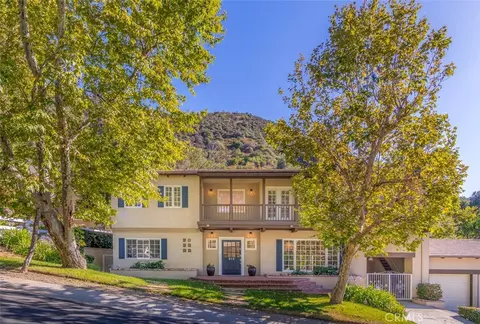19 Round Up Rd, Bell Canyon, CA 91307