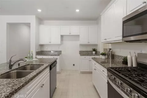 Kitchen - 7640 Sweet Ranch Cir, Riverside, CA 92507 photo 3 of 5