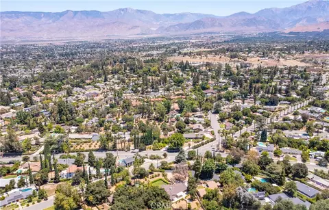 View/Area - 21 W Hilton Ave, Redlands, CA 92373 photo 2 of 3