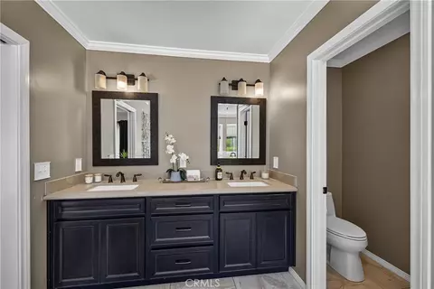 Bath - 21 W Hilton Ave, Redlands, CA 92373 photo 2 of 6