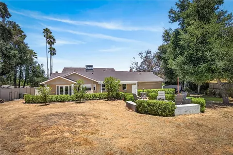 Exterior - 21 W Hilton Ave, Redlands, CA 92373 photo 7 of 10