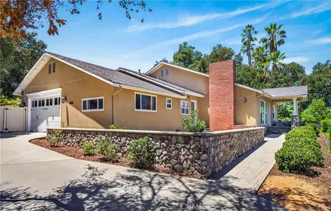 Exterior - 21 W Hilton Ave, Redlands, CA 92373 photo 2 of 10