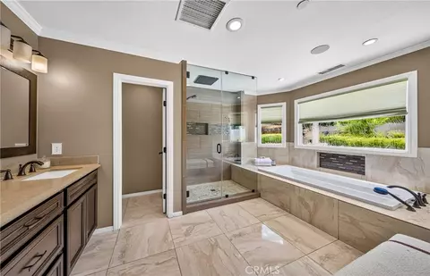 Bath - 21 W Hilton Ave, Redlands, CA 92373 photo 1 of 6