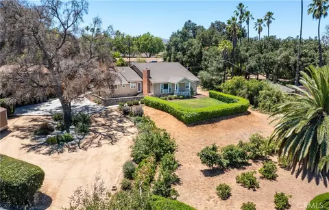 Exterior - 21 W Hilton Ave, Redlands, CA 92373 photo 9 of 10