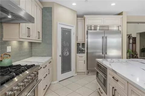 Kitchen - 9479 Lost Grv, Riverside, CA 92508 photo 4 of 5