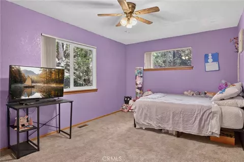 Bedroom - 1039 Lausanne, Crestline, CA 92325 photo 4 of 6