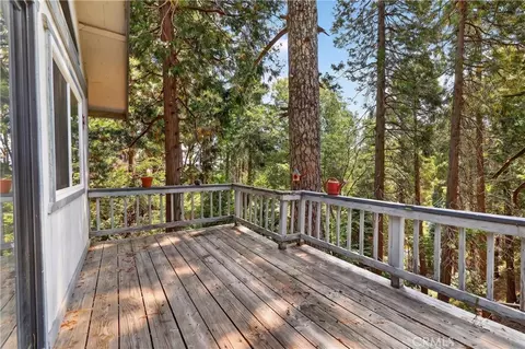 Exterior - 1039 Lausanne, Crestline, CA 92325 photo 5 of 6
