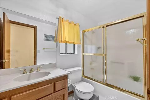 Bath - 1039 Lausanne, Crestline, CA 92325 photo 2 of 2