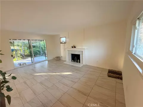 Living - 8 Dale, Redlands, CA 92373 photo 2 of 5