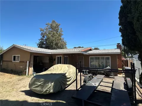 122 E Pioneer Ave, Redlands, CA 92374 photo 2