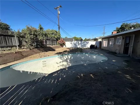 122 E Pioneer Ave, Redlands, CA 92374 photo 11